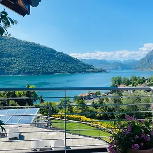 Vela Di Soleville Vista Con Ristorante E Pizzeria Hotel Sale Marasino